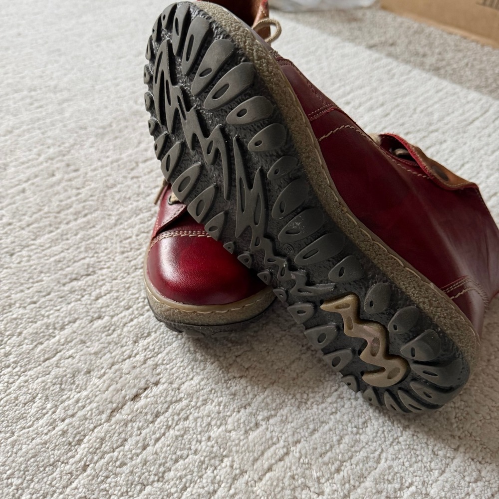 V Italia Red Leather Lace Up Ankle Boots Tan Trim Stitching Womens 38 US 7.5 - Picture 8 of 9